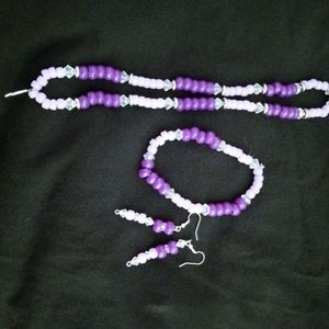 Hand made beaded jewelry set